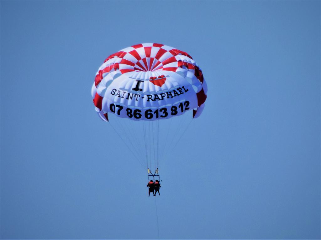 parachute-ascensionnel-a-st-aygulf-depart-saint-raphael